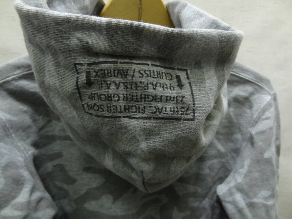 全国送料無料 アビレックス AVIREX 上野商会製 子供服キッズ男の子 ワッペン&刺繍 迷彩総柄プリント入り スウェットプルパーカー 140_画像9