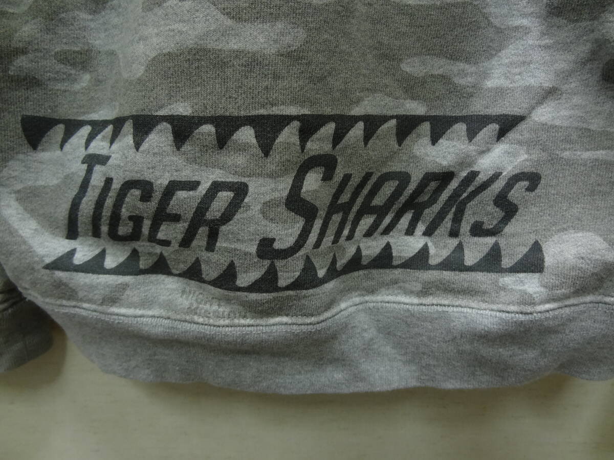 全国送料無料 アビレックス AVIREX 上野商会製 子供服キッズ男の子 ワッペン&刺繍 迷彩総柄プリント入り スウェットプルパーカー 140_画像10