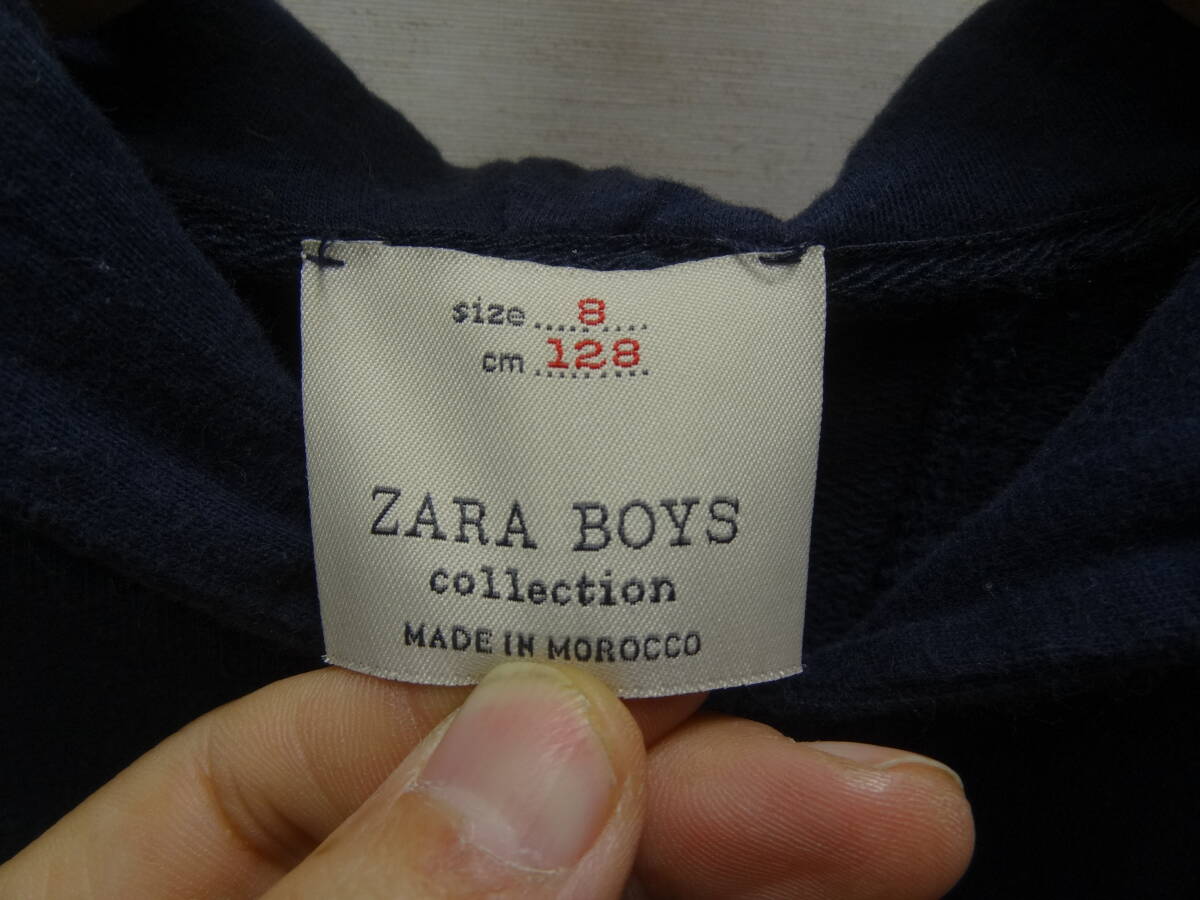 全国送料無料 ザラ ZARA 子供服キッズ男＆女の子 紺 ネイビー色 ロング丈 バックプリント スウェット ジップアップパーカー 128(130/8)_画像2