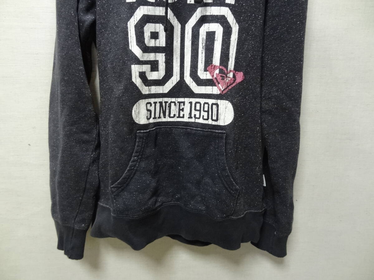 全国送料無料 ロキシー ROXY レディース&ガールズ 黒色ラメ入り糸使用 キラキラ プルオーバープリントスウェットパーカー Mサイズ_画像4