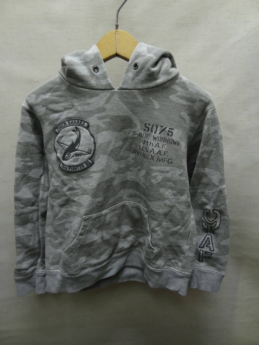 全国送料無料 アビレックス AVIREX 上野商会製 子供服キッズ男の子 ワッペン&刺繍 迷彩総柄プリント入り スウェットプルパーカー 140_画像1