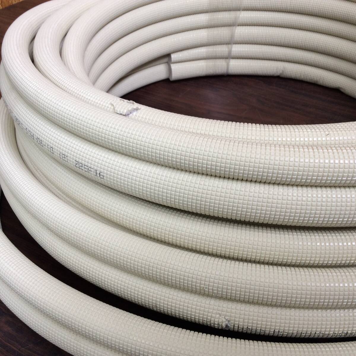 ◎【WH-8686】未使用 箱なし INABA 因幡電工 ペアコイル PC-3520-10H 3分5分 20m 配管 被覆冷媒配管 冷媒管 エアコン【佐川送料着払い】_画像3