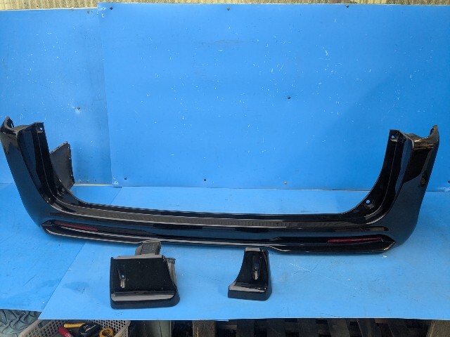 中古美品☆35256☆前期　ステップワゴンスパーダ　RK5　RK6☆リアバンパー　泥除付☆PB81P【黒紫】取付部OK_画像1