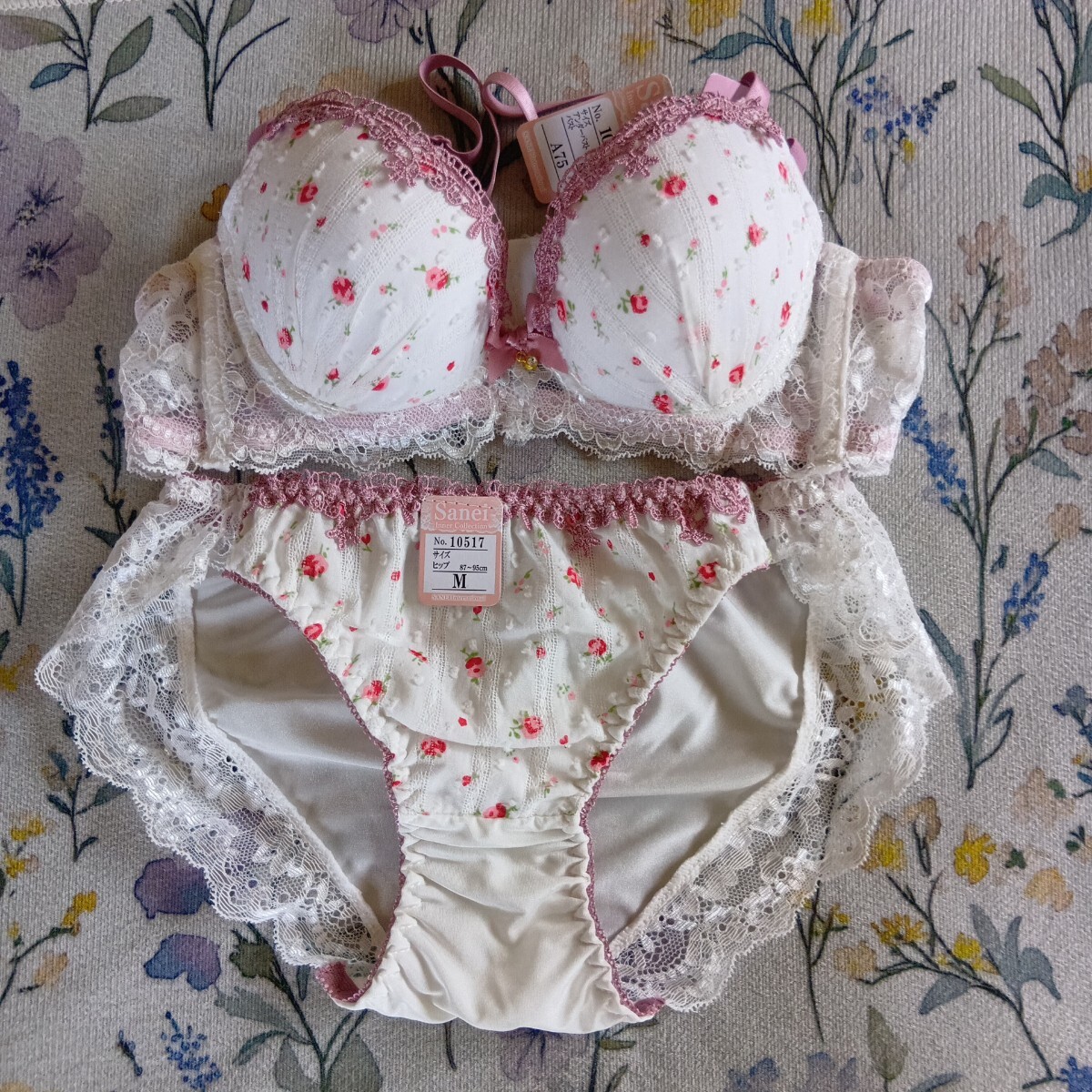 белый земля . красный . цветок гонки узор. бюстгальтер шорты комплект A75 шорты (M) белый земля . красный . цветок гонки узор. бюстгальтер шорты комплект A75 шорты (M)