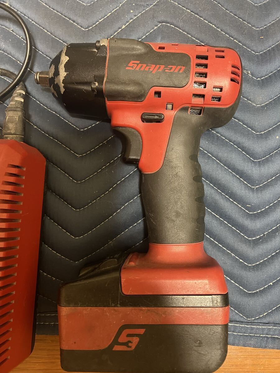 スナップオン インパクト3/8 バッテリー2 充電器セット_画像3