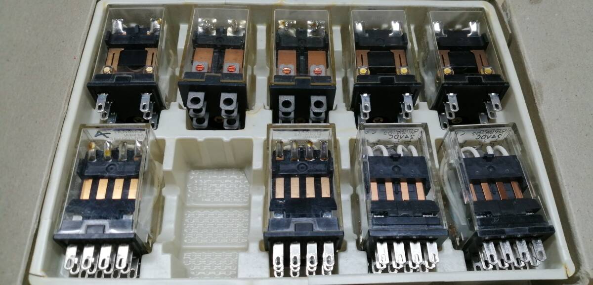 オムロン 　リレー 6種　(MY2Z , LY2N , LY2N-D2 , MY2ZN-D2 , MY4N . MY4N-D2)　9個