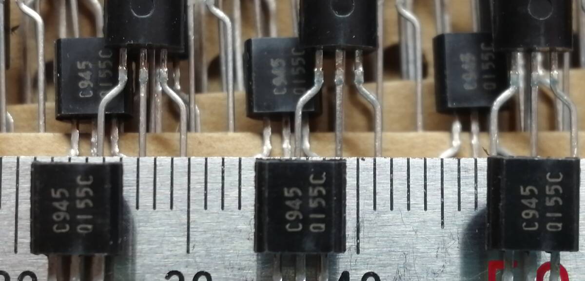NEC 　NPNエピタキシアル形シリコン?トランジスタ 低周波増幅用　2SC945 (テーピング品) 200個(gè)