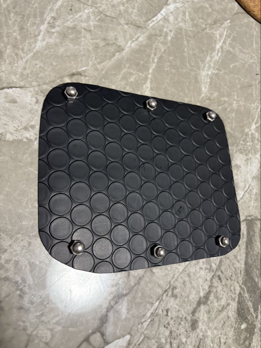 スズキ スペーシアベース スペーシア スペーシアギア 給油口カバー_画像1