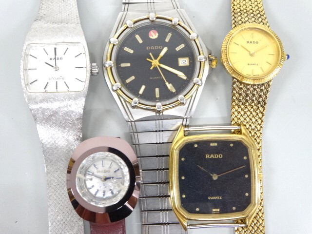ジャンク 5点セット まとめて RADO ラドー バルボアV 等 113.9505.4 133.9571.2 179.5244.2 他 クオーツ 等 メンズ レディース 腕時計 _画像1