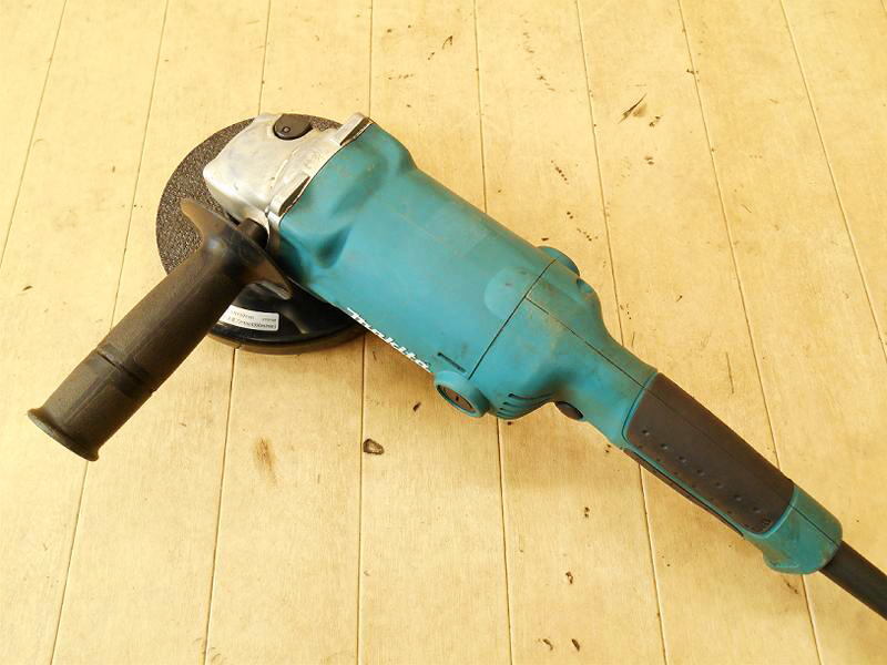 〇 makita マキタ 150mm ディスクグラインダ GA6010 100V 50/60Hz グラインダ 切断 切断機 研磨 研削 電動工具 グラインダー No.5421_画像6