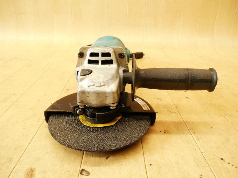 〇 makita マキタ 150mm ディスクグラインダ GA6010 100V 50/60Hz グラインダ 切断 切断機 研磨 研削 電動工具 グラインダー No.5421_画像5