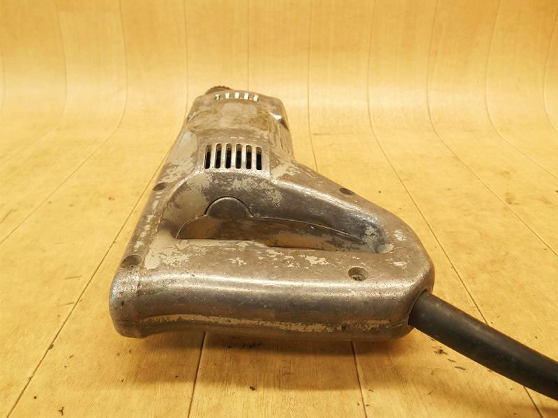 〇 makita マキタ 13mm ドリル 6304R 電気ドリル 電動ドリル 穴あけ 穿孔 電動工具 大工道具 電気 電動 締め DIY 日曜大工 締め付け 100V_画像4