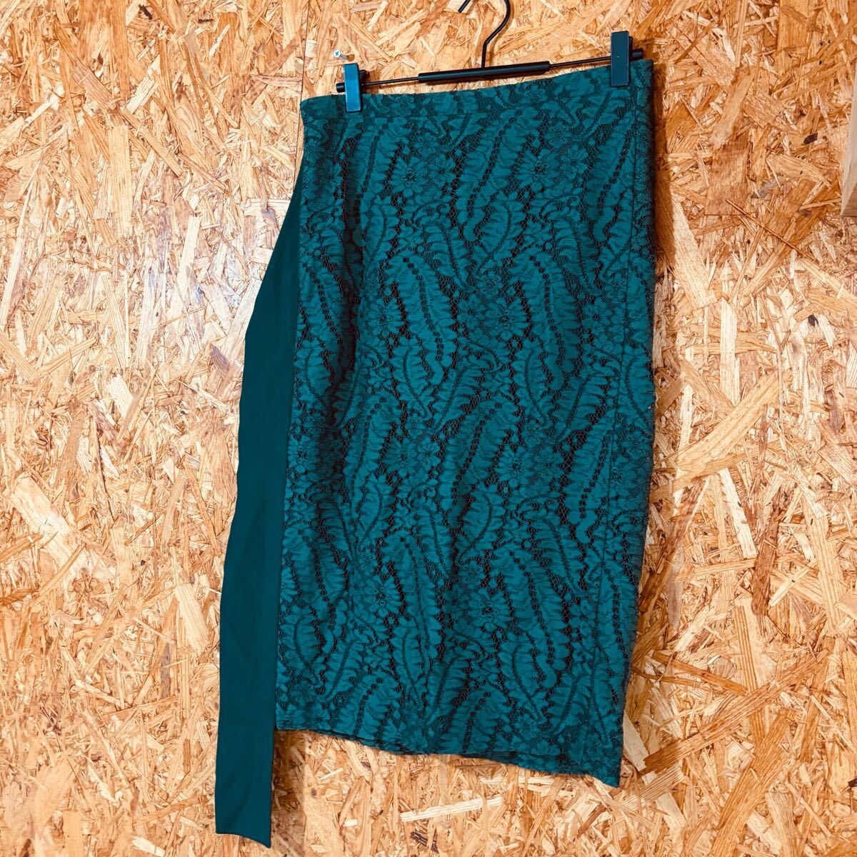 GILMAR グリーン 総レース イタリア　個性的　ミモレ丈　ボトムス　レディース　4890 _画像2