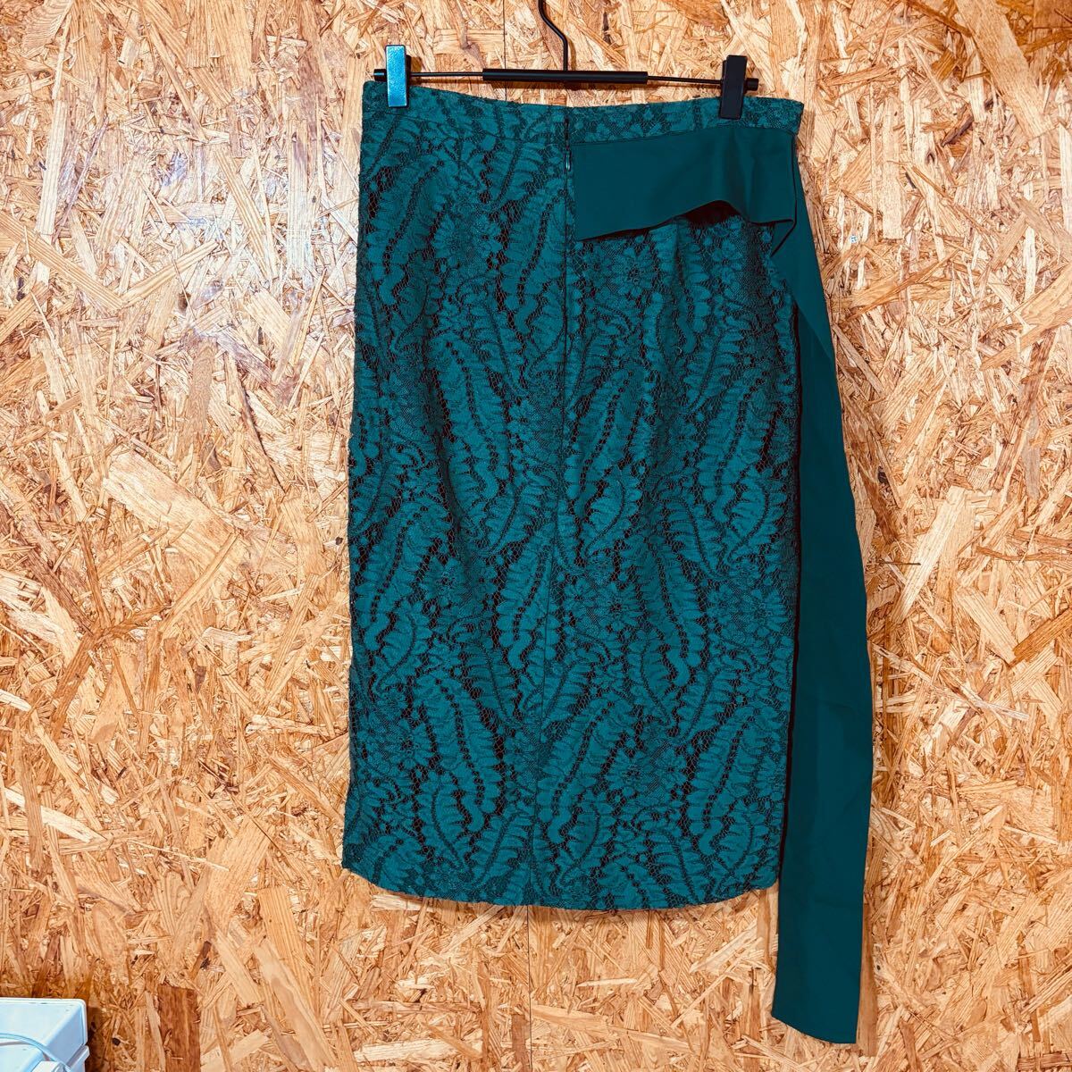 GILMAR グリーン 総レース イタリア　個性的　ミモレ丈　ボトムス　レディース　4890 _画像6