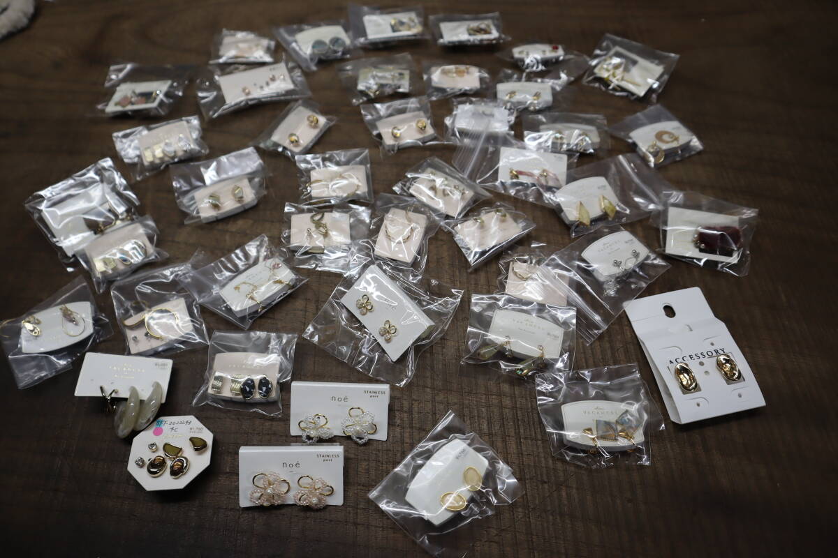 アクセサリー　ヘアーアクセサリー　アクセサリーパーツ　いろいろ　まとめて　売り切り.._画像2