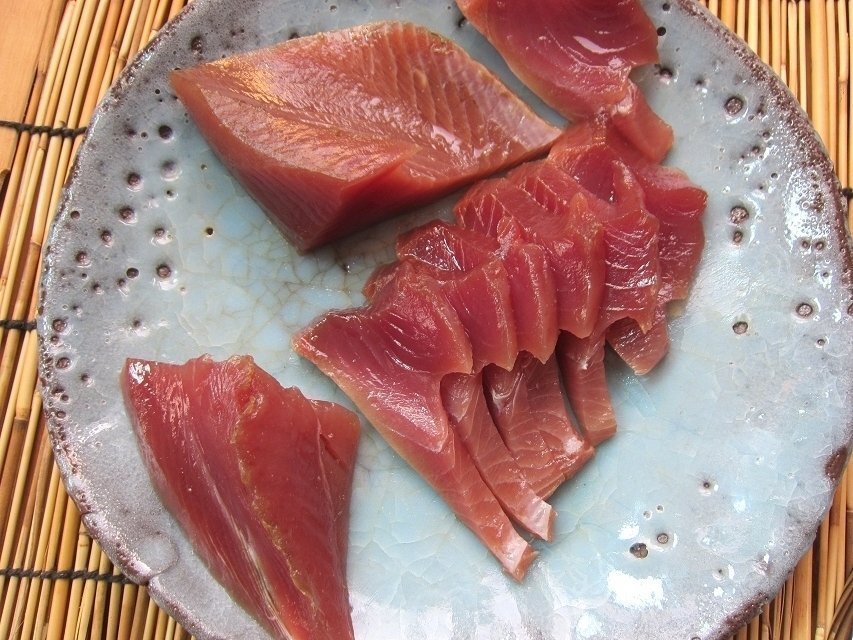 極上品「生鰹1kg」お刺身用（船上凍結(jié)品）一本釣り　カツオ骨なしロイン