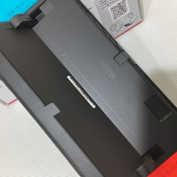 [2024年製] Nintendo Switch（有機ELモデル） Joy-Con(L) ネオンブルー/(R) ネオンレッド HEG-S-KABAA　管理YI314_画像5