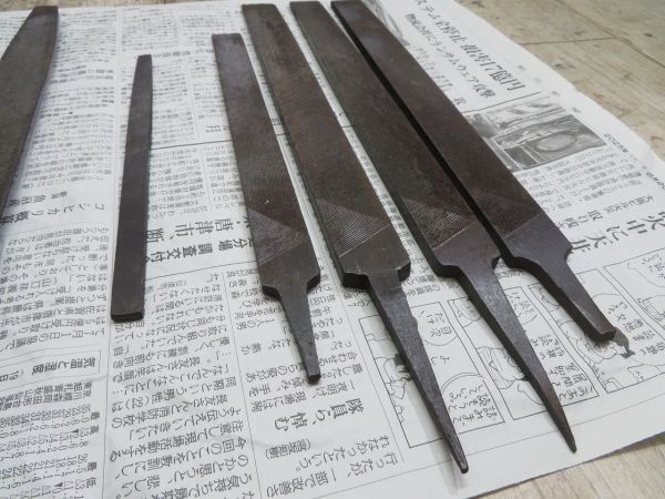 【USED/現状品】 茶農家納屋から出て来た古い 鉄鋼 ヤスリ 8本 検索用⇒ 昭和レトロ/炭素鋼/鉄工/細工/精密/ハーフラウンド/半丸/F1005_画像5
