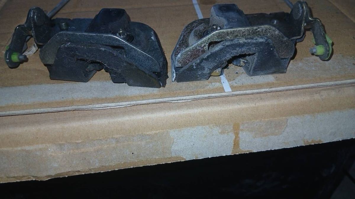 スズキ エブリィバン エブリー DE51V スライドドア 左右 リア 2列目 ドアロック アクチュエーター_画像4