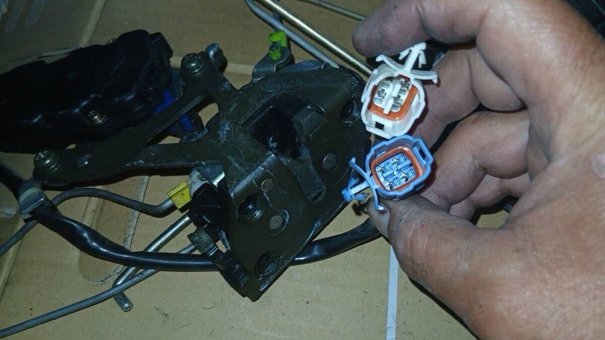 スズキ エブリィバン エブリー DE51V フロントドア 左右 ドアロック アクチュエーター 運転席 助手席_画像4