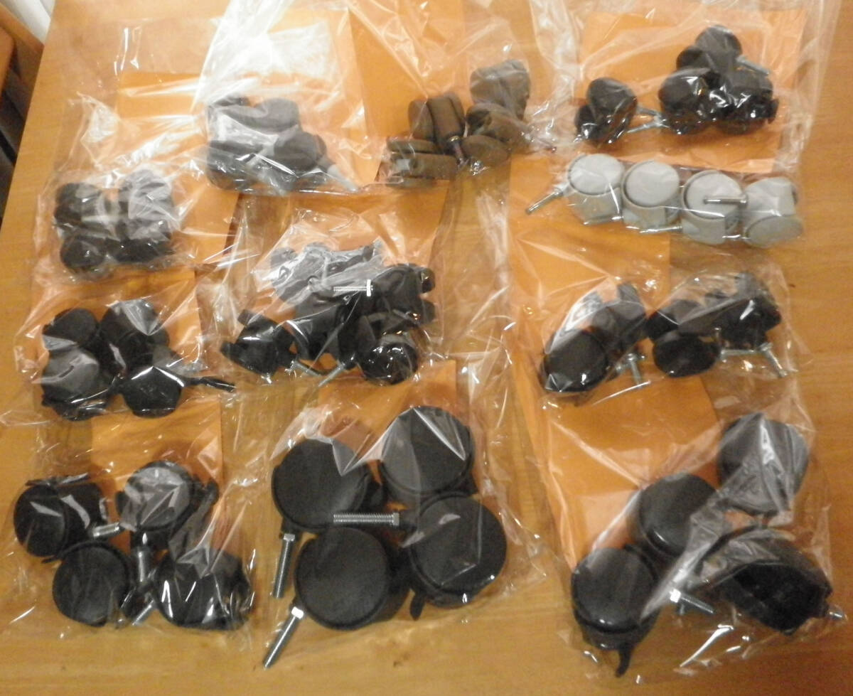 キャスター車軸　いろいろ　まとめて大量　メタルラック　道具箱用に_画像1