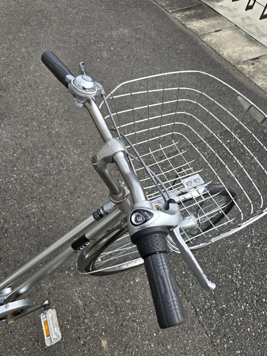 【店舗受取限定】maruishi シティサイクル CALM 27インチ 3ギア シルバー 前カゴ後ろ荷台付 カギあり 丸石 自転車 発送不可 _画像4