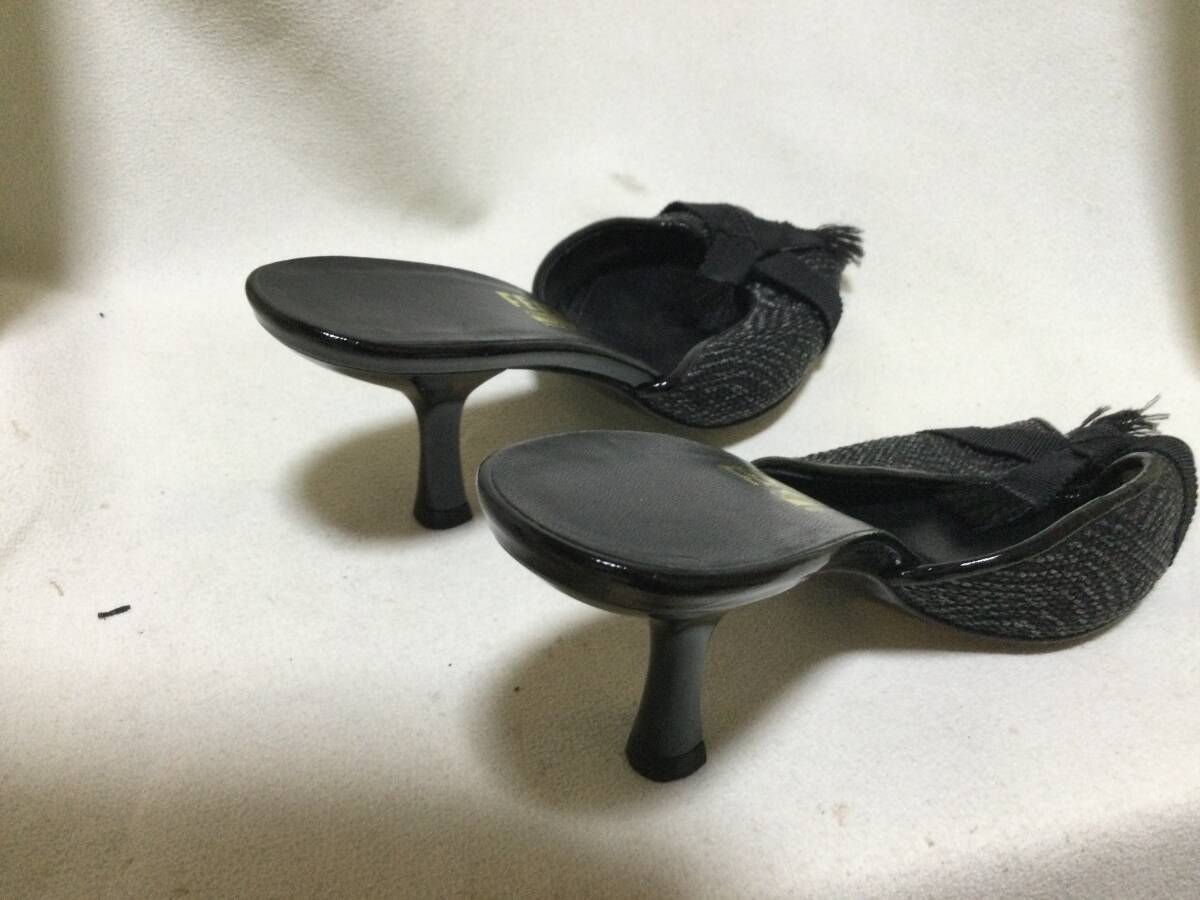 c3180 FERRAGAMO черный шлепанцы Италия производства 21 см каблук 5 см 