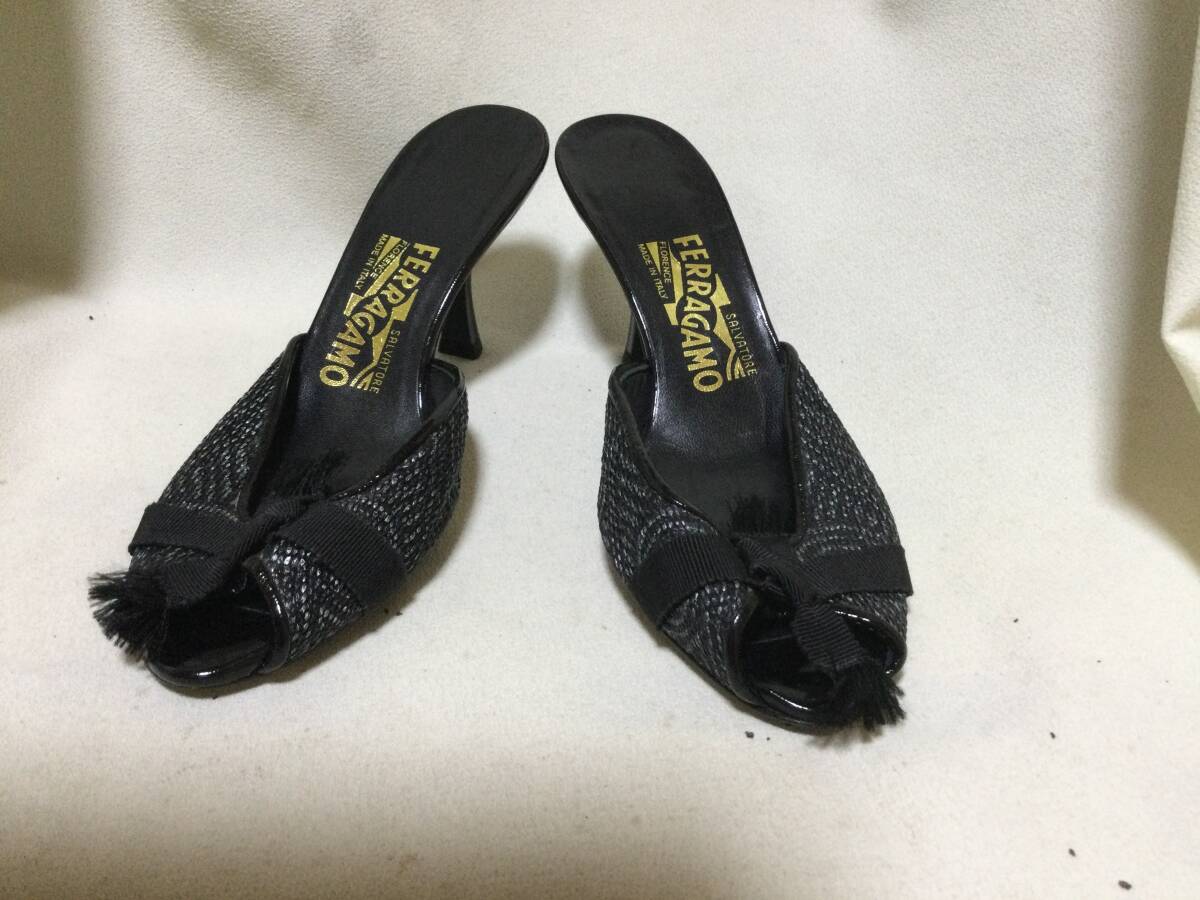 c3180 FERRAGAMO черный шлепанцы Италия производства 21 см каблук 5 см 