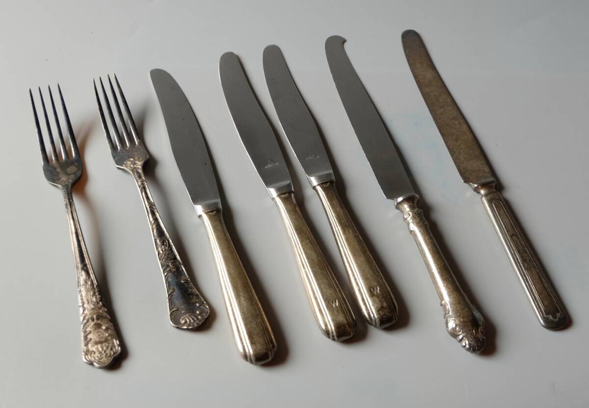 ☆銀メッキのフォーク２本；ナイフ５本_画像1