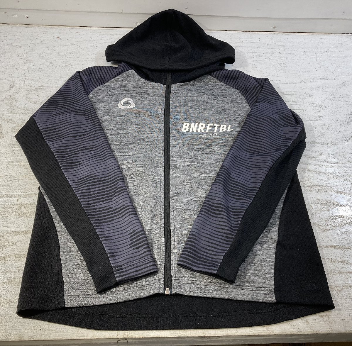 【紫波58-4-1021】【現状販売/60】bonera ジャージ上 Mサイズ  ブラック ポリエステル100%_画像1