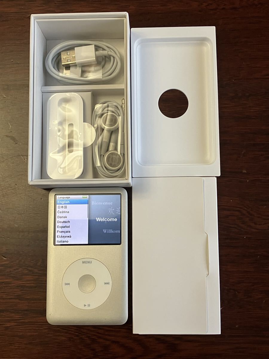 iPod classic серебряный 160GB(MB145J/A, MB150J/A) какой-нибудь Apple принадлежности есть