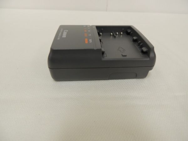 【美品】Canon/キャノン バッテリーチャージャー CG-580 小型充電器/60サイズ