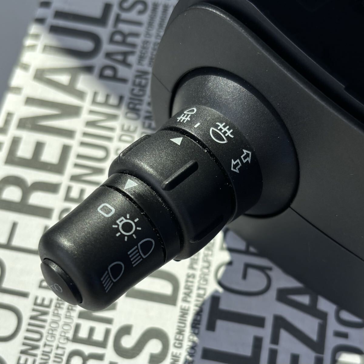 ルノー カングー 2017年式 KW5HF ウインカーレバー オートライトスイッチ 中古品_画像3