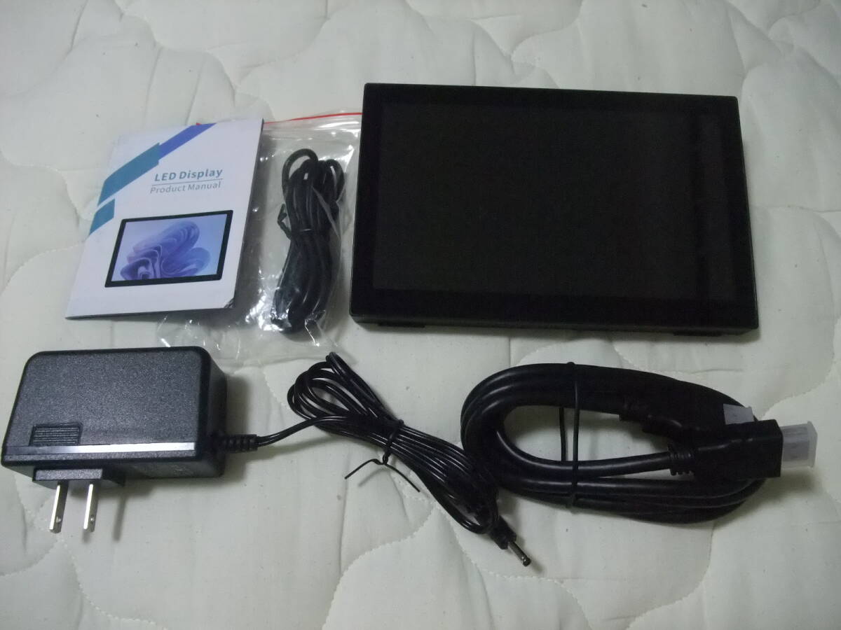 7インチ ポータブルタッチスクリーン 薄型 軽量LCDタッチモバイルモニター 1024*600 スピーカー内臓_画像1