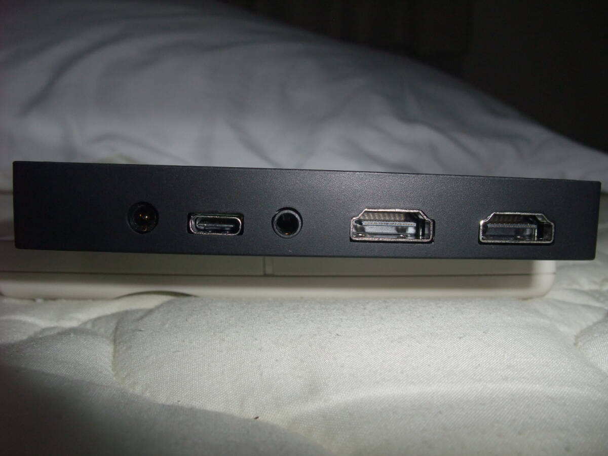 7インチ ポータブルタッチスクリーン 薄型 軽量LCDタッチモバイルモニター 1024*600 スピーカー内臓_画像5