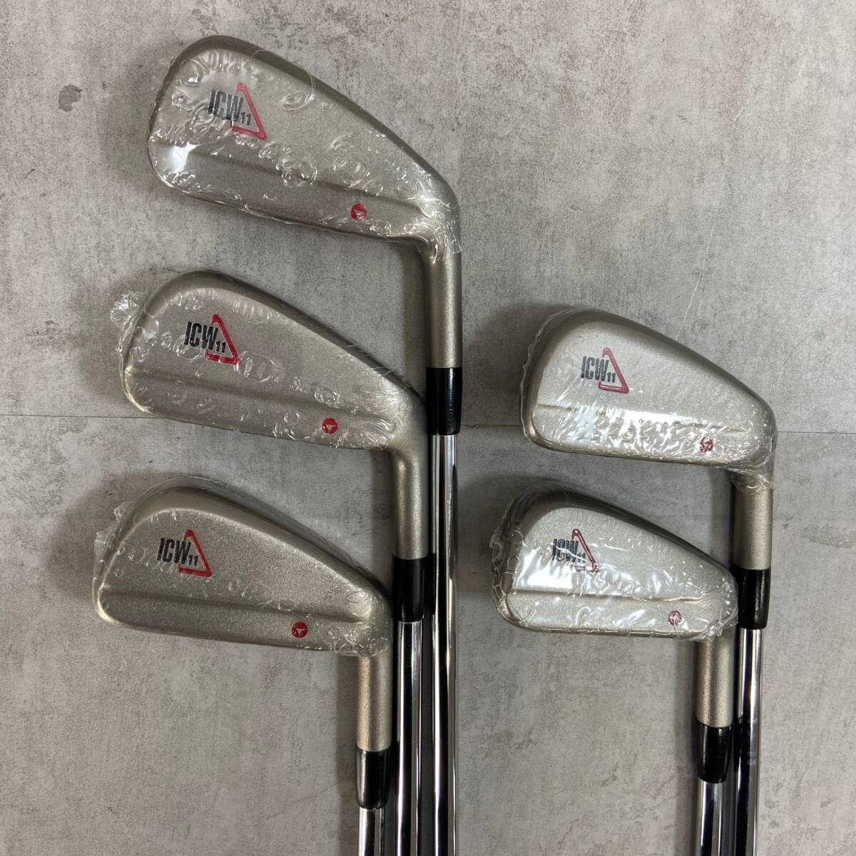 希少　デッドストック　テーラーメイド　ICW11 メンズゴルフ　アイアンセット　9本　R 右利き用　TaylorMade_画像2