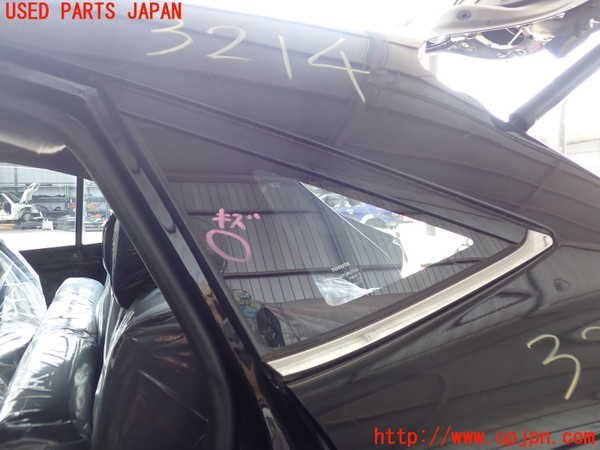 2UPJ-32141382]ハリアー(ZSU60W)左クォーターガラス (M2L3) 中古