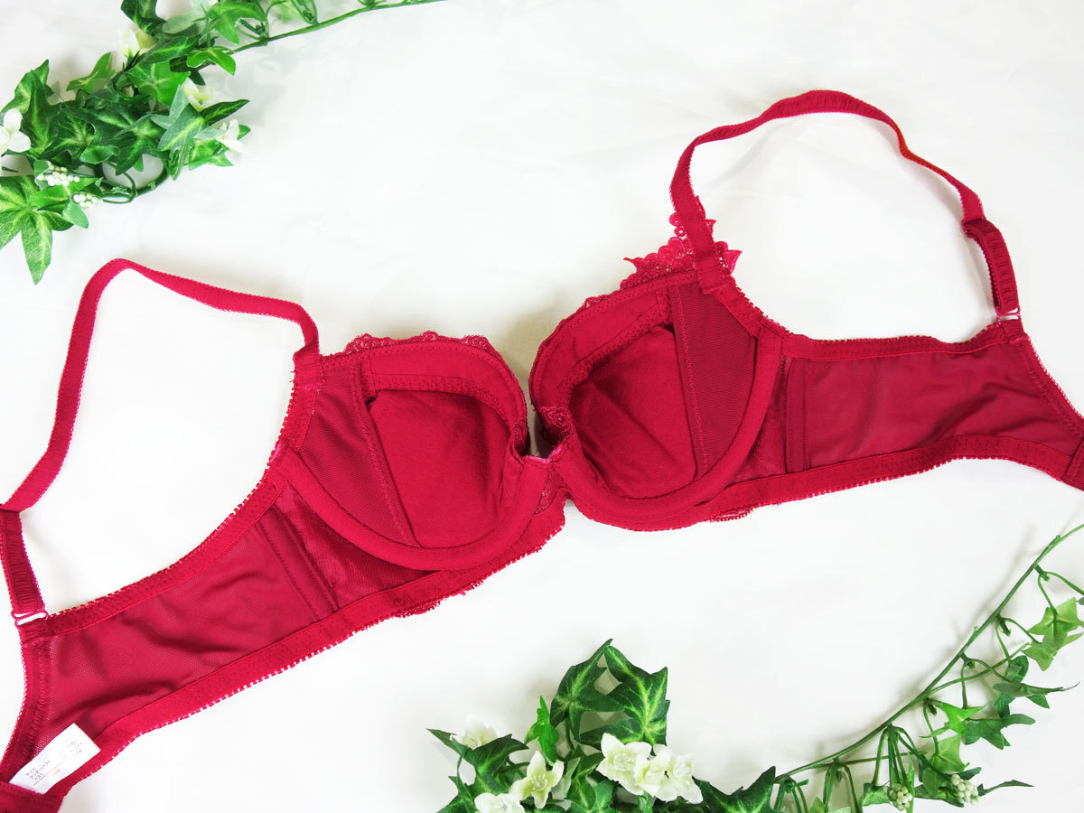（ポスト投函送料無料）セシール B65サイズ 3/4カップブラジャー(ワイヤー入り）BA304ラズベリーレッド　※在庫は出品分のみ_画像3