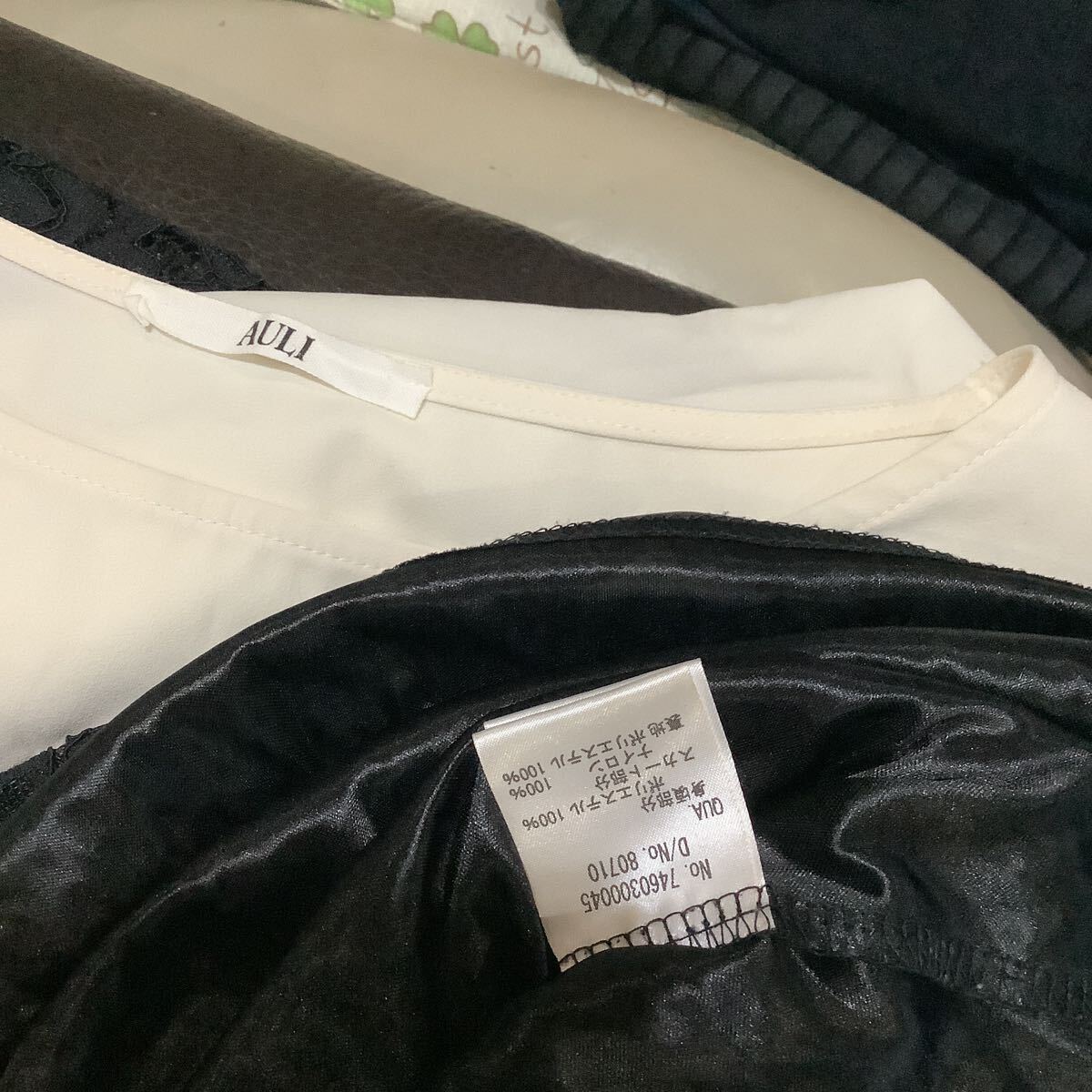 クリーム色　黒色レース付き　ワンピース　☆中古品☆ _画像3