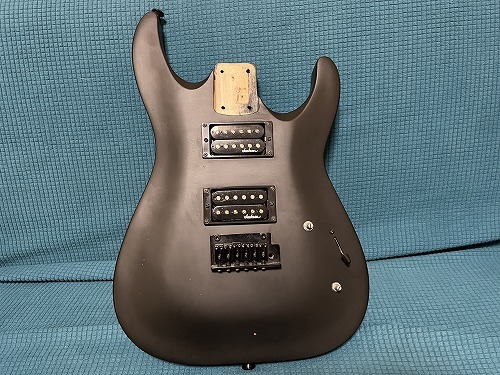 Jackson JS Dinky Arch Top JS22 DKA Satin Black ボディ_画像2