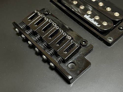 Jackson JS Dinky Arch Top JS22 DKA Satin Black ボディ_画像9