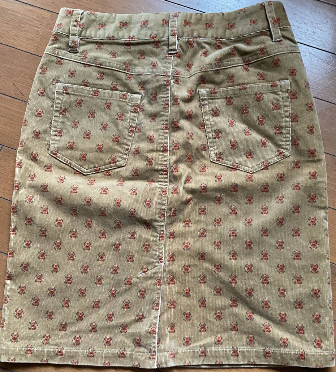 暖かいスカート   弾力あり〜体型アップ    未使用近い状態、美品            (同梱 -300円)      _画像2