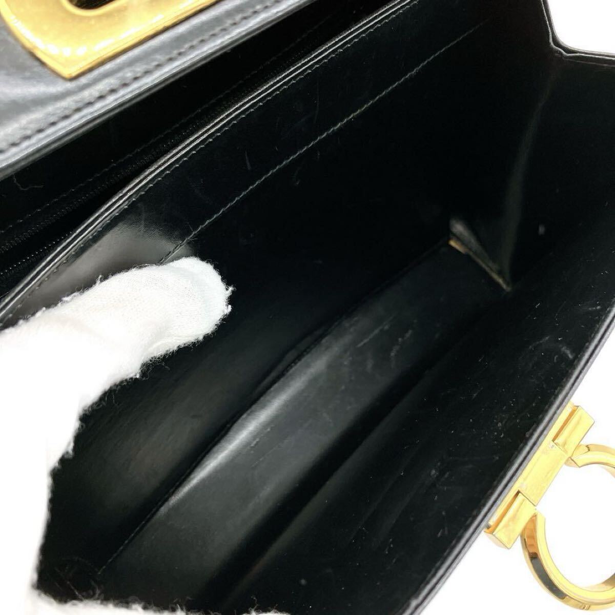 Salvatore Ferragamo ハンドバッグ フォーマルバッグ トップハンドル ガンチーニ金具 ブラック 黒色 サルヴァトーレフェラガモ レザー 本革