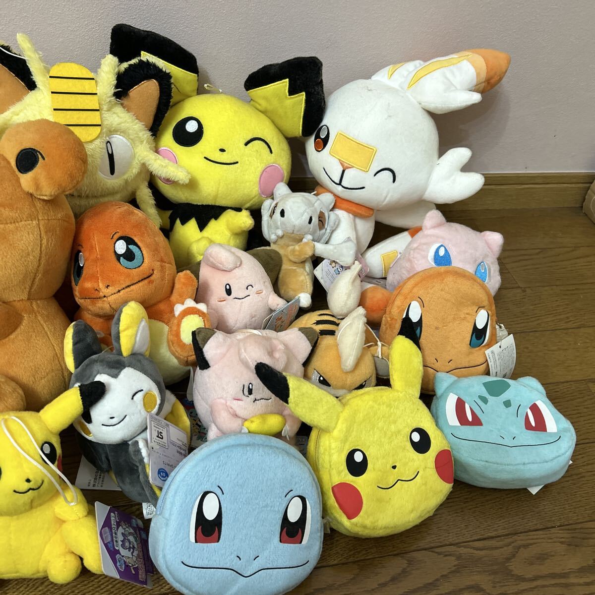 ポケモンぬいぐるみ　大量まとめ　発送サイズ160　同梱不可　ピカチュウ　イーブイ　ミュウ　ヤドン ガーディ ピチュ ヒトカゲ マリル_画像4