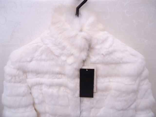 【KCM】kgw-10★ワケあり未使用品★【River Valley】レディース　ラビットファー ジップアップブルゾン　オフホワイト系_画像2