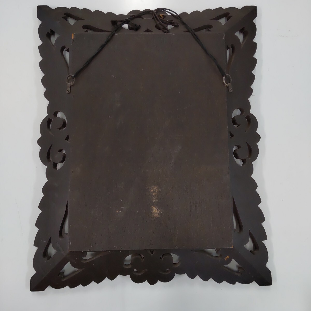 s709 壁掛け鏡 ウォールミラー 木製フレーム アンティーク レトロ 約52cm×約43cm_画像2