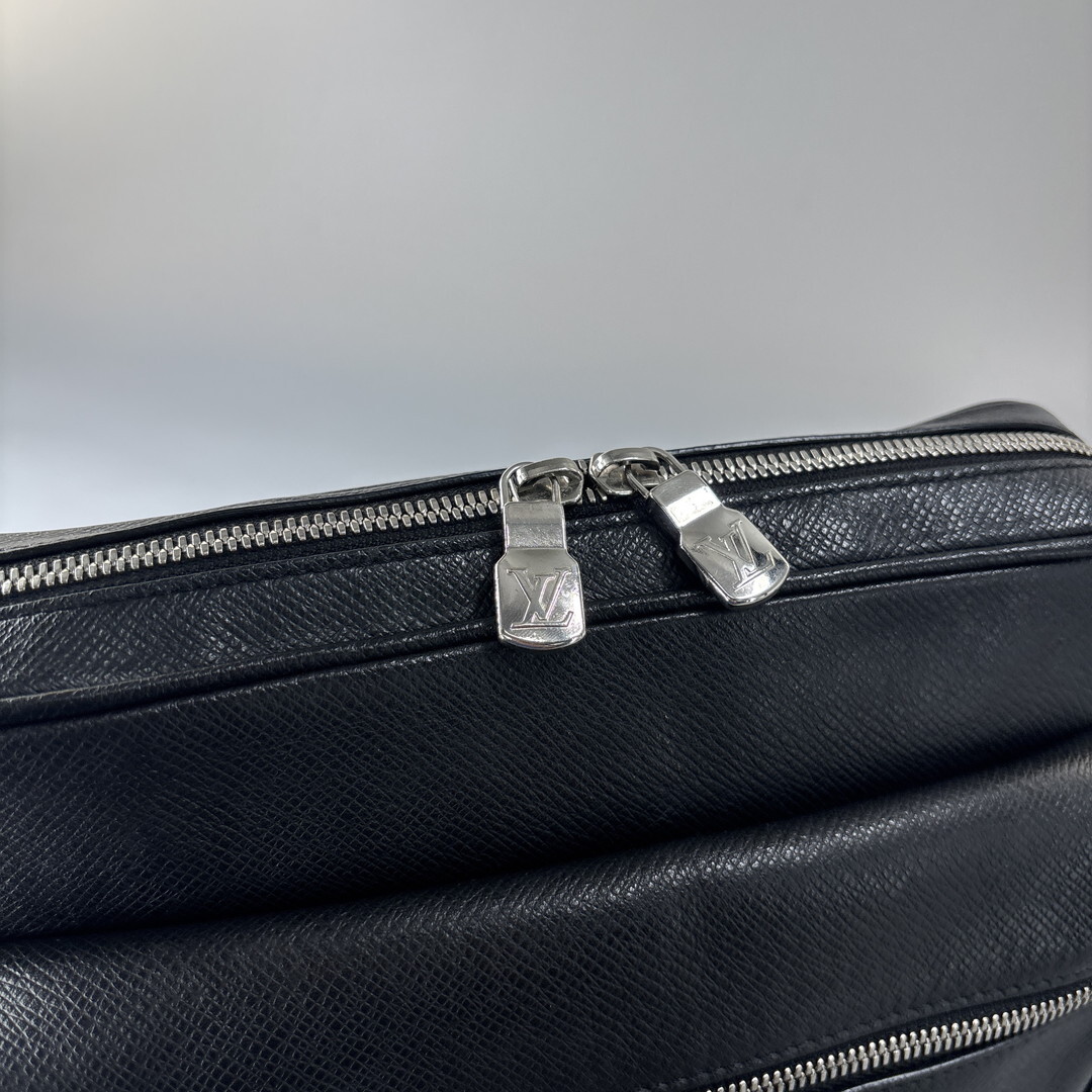 新品同様/IC ルイヴィトン タイガ アウトドア メッセンジャーPM ショルダーバッグ 斜め掛け アルドワーズ ブラック 黒 M33435_画像6