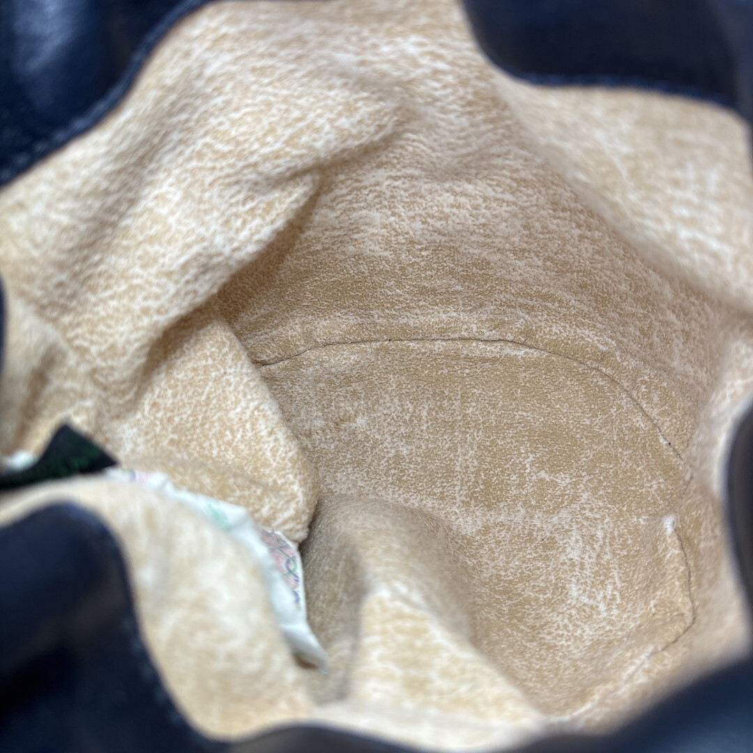 1円 極美品 BOTTEGA VENETA ボッテガヴェネタ イントレチャート ショルダーバッグ 巾着バッグ タッセルチャーム 巾着 ネイビー レディース_画像8