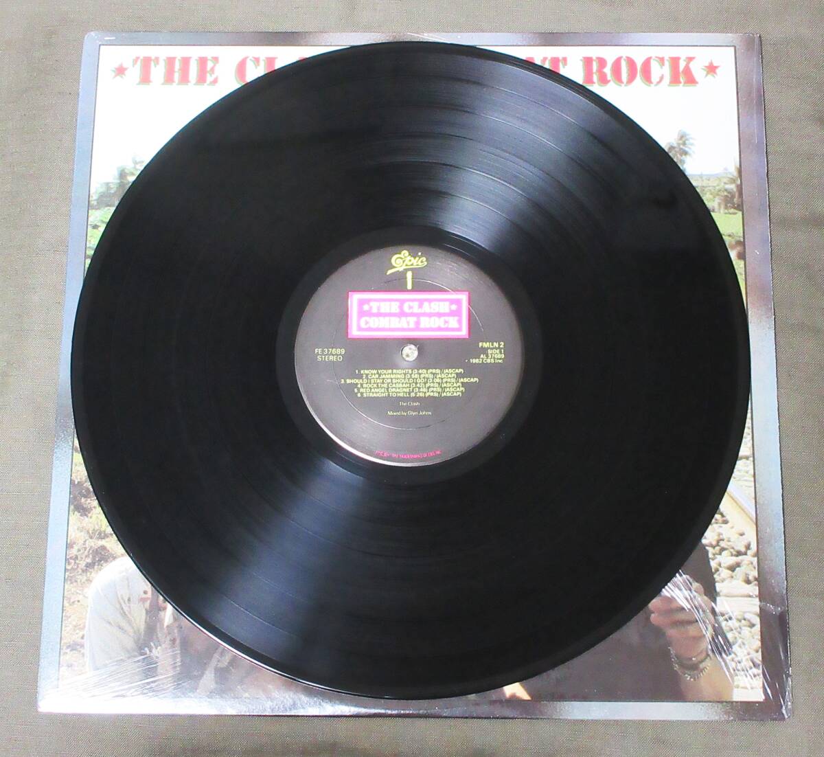 シュリンク美品US/Orig(LP) THE CLASH [COMBAT ROCK] 初回FE規格/歌詞付き内袋/COLUMBIA NY刻印/ザ・クラッシュ/1982年/EPIC/FE 37689_画像4