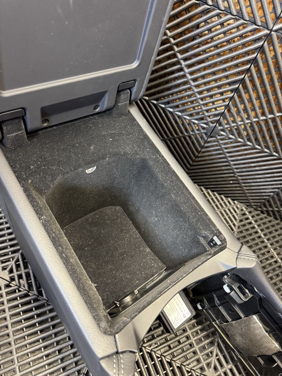 レクサス 純正 UVF45 LS600h 後期センターコンソール エアコン ドリンクホルダー ブルーレイディスク ユニット 付 _画像3